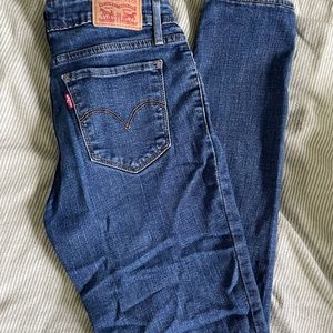 Levi’s 711 skinny womens jeans, size 27, darker blue, dark wash, gently used